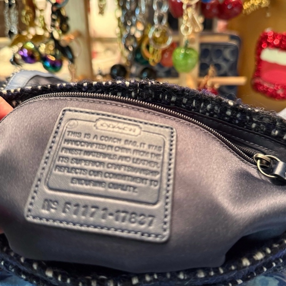 Coach Navy Tweed Convertible crossbody with gun metal hardware - Picture 3 of 11